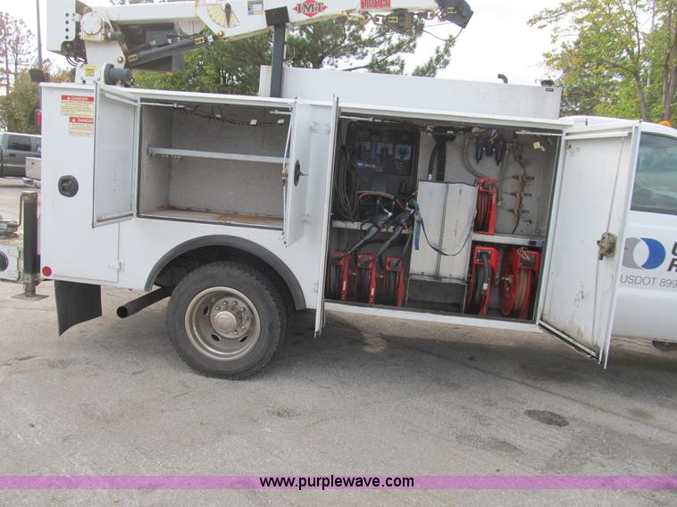 image for item B2908 2007 Ford F550 XL Super Duty service truck