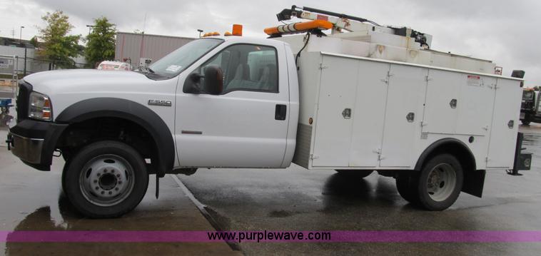 image for item B2909 2007 Ford F550 XL Super Duty service truck