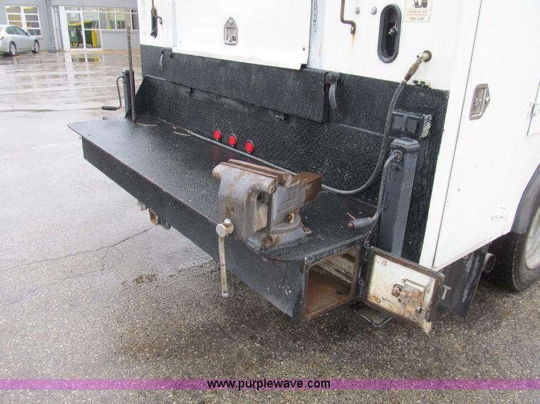 image for item B2909 2007 Ford F550 XL Super Duty service truck