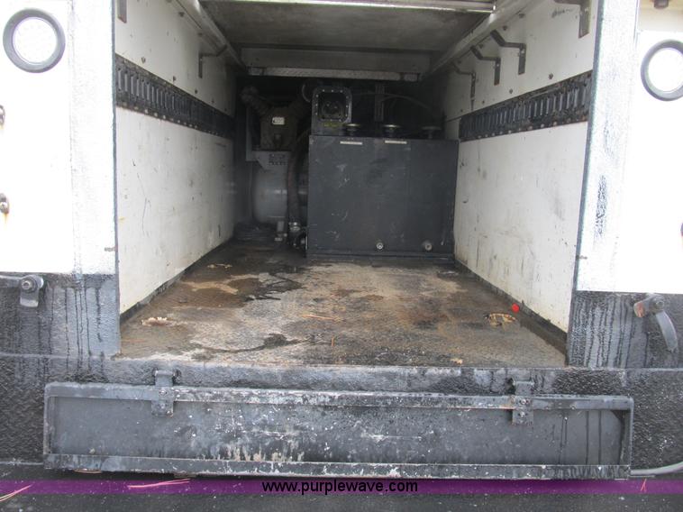 image for item B2909 2007 Ford F550 XL Super Duty service truck