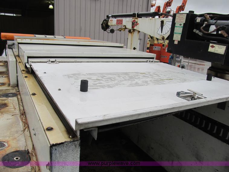 image for item B2909 2007 Ford F550 XL Super Duty service truck