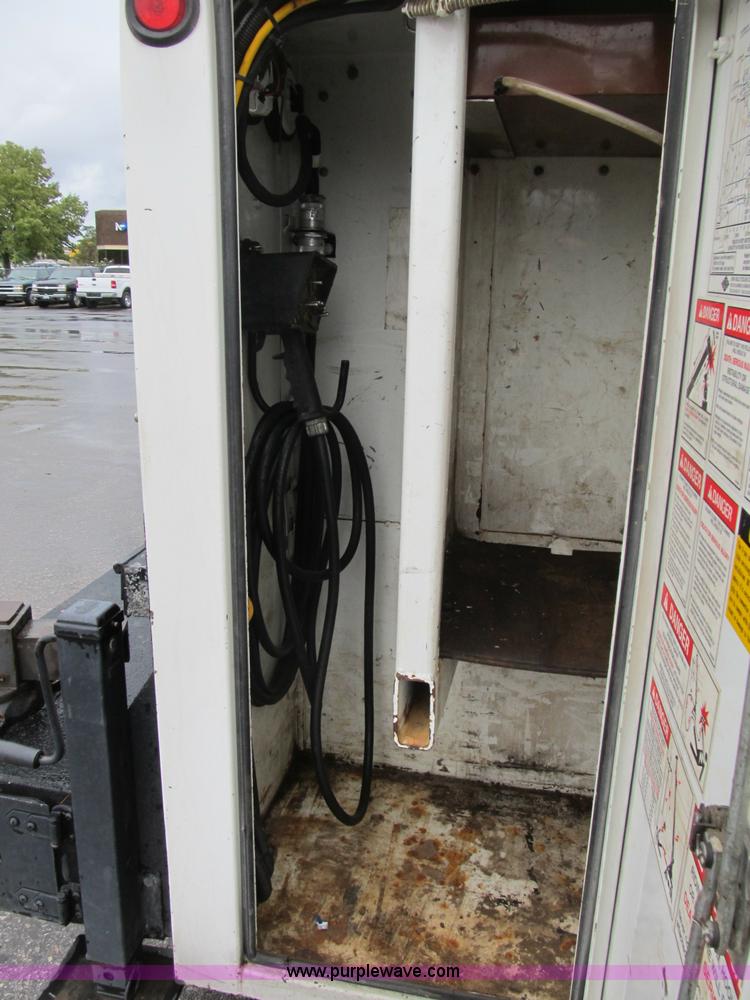 image for item B2909 2007 Ford F550 XL Super Duty service truck