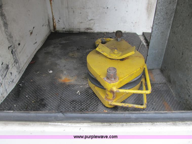 image for item B2909 2007 Ford F550 XL Super Duty service truck