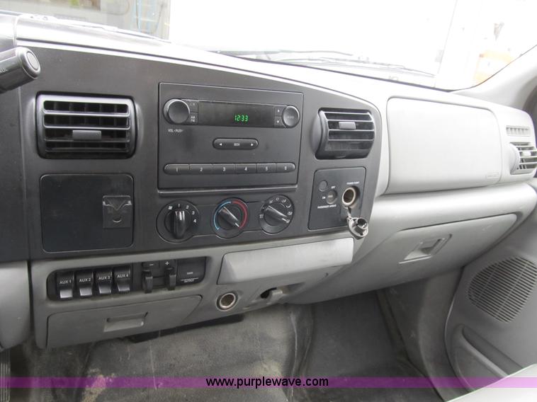 image for item B2909 2007 Ford F550 XL Super Duty service truck