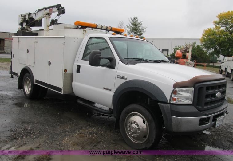 image for item B2910 2006 Ford F550 XL Super Duty service truck