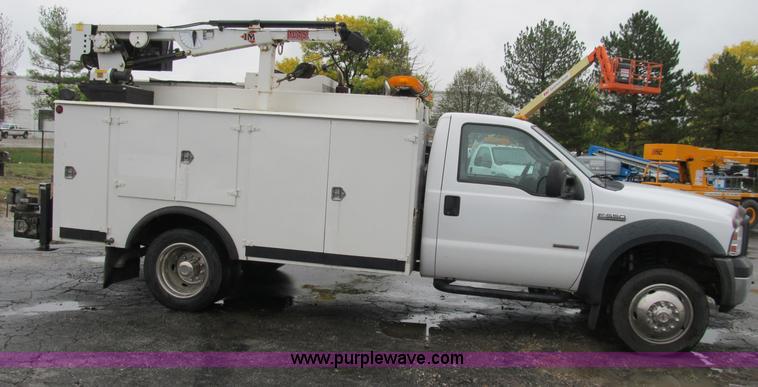 image for item B2910 2006 Ford F550 XL Super Duty service truck