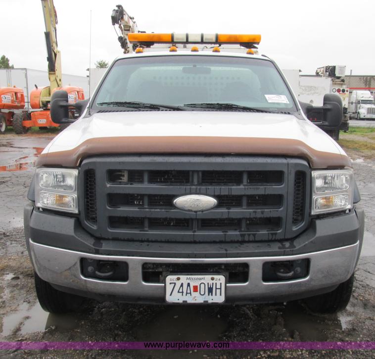 image for item B2910 2006 Ford F550 XL Super Duty service truck
