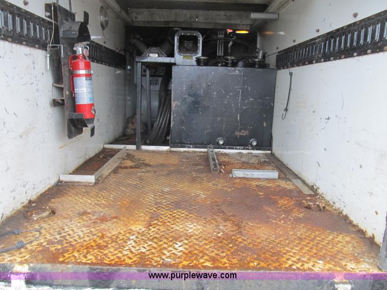 image for item B2910 2006 Ford F550 XL Super Duty service truck