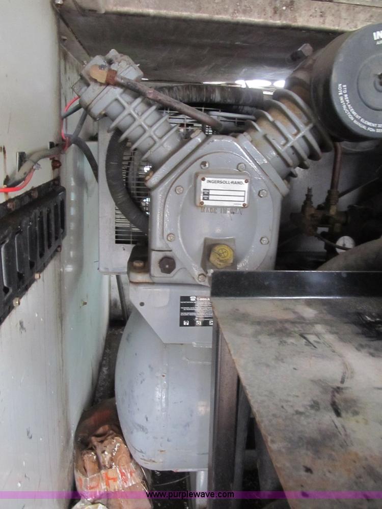 image for item B2910 2006 Ford F550 XL Super Duty service truck