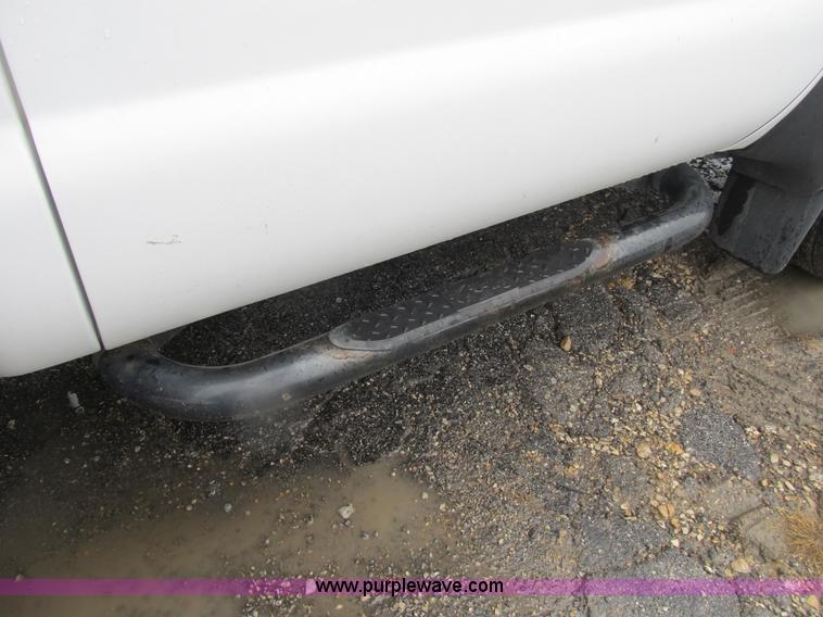 image for item B2910 2006 Ford F550 XL Super Duty service truck