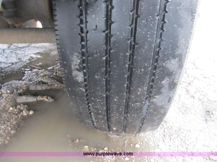 image for item B2910 2006 Ford F550 XL Super Duty service truck