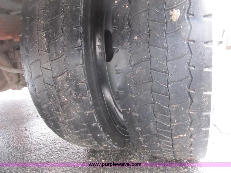 image for item B2910 2006 Ford F550 XL Super Duty service truck