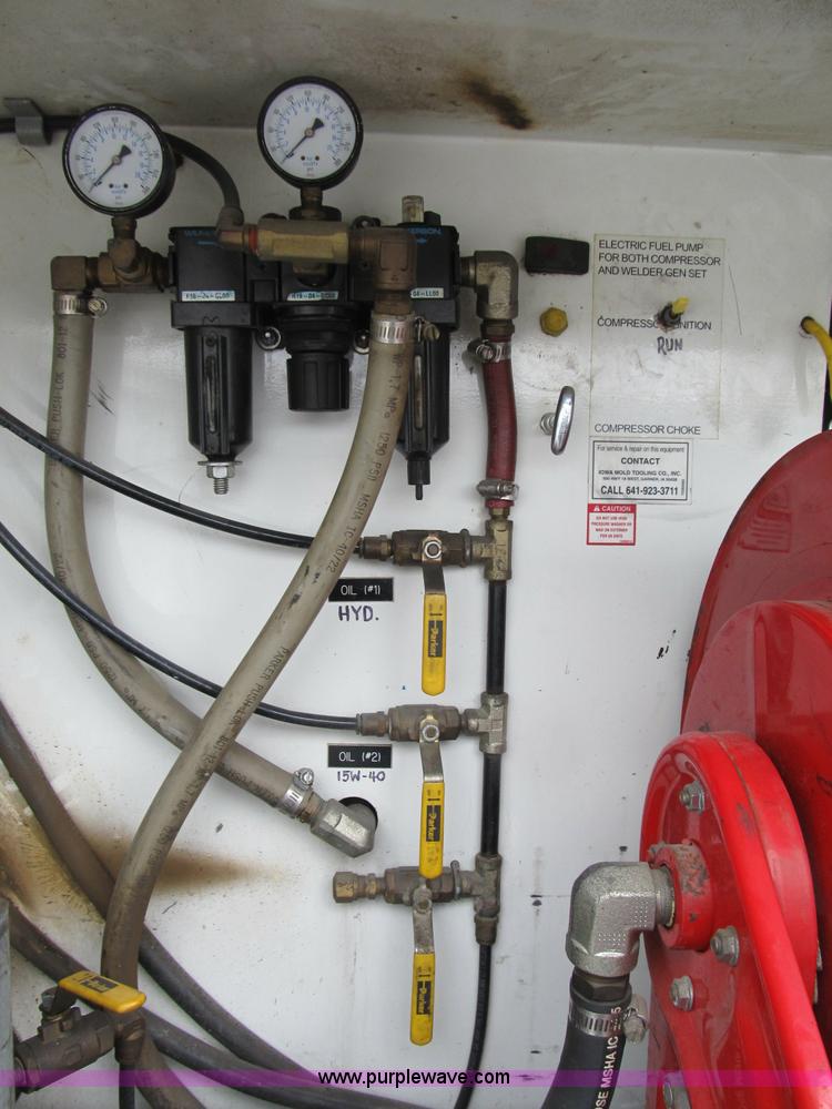 image for item B2910 2006 Ford F550 XL Super Duty service truck