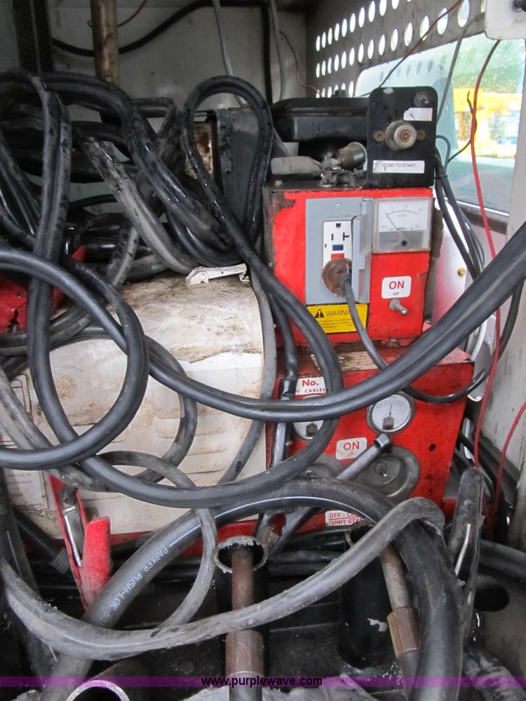 image for item B2910 2006 Ford F550 XL Super Duty service truck