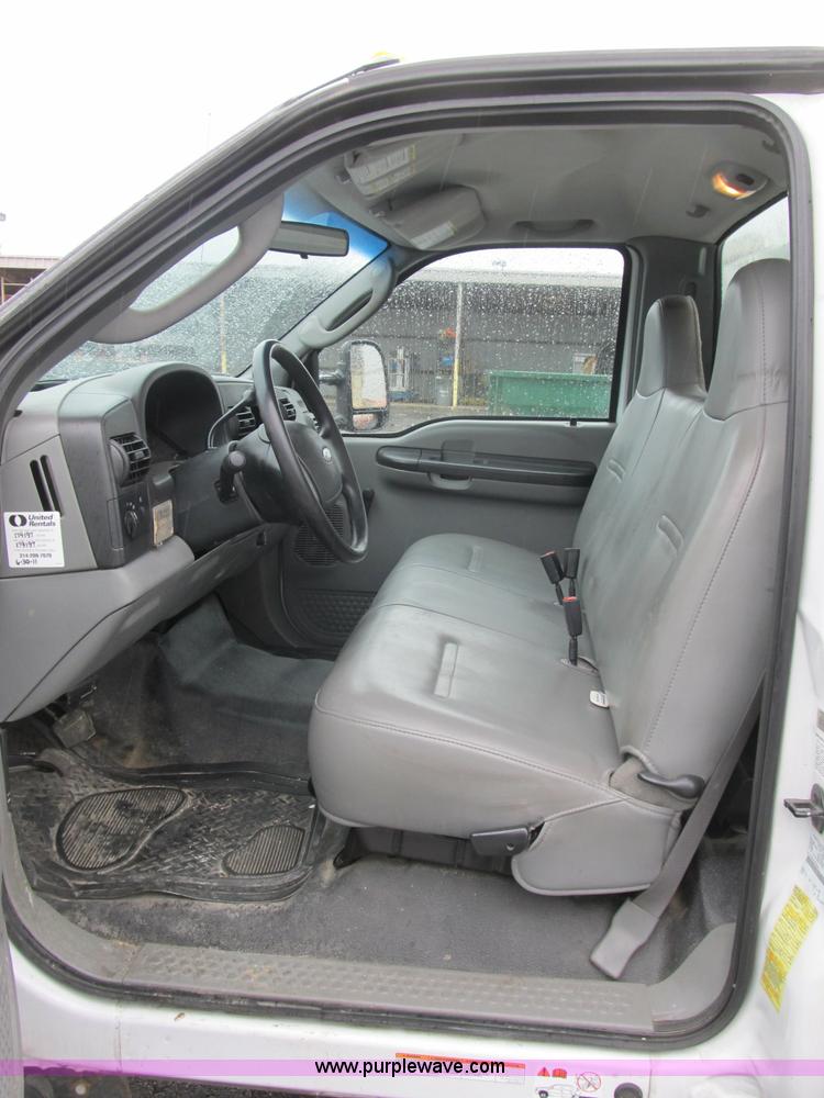 image for item B2910 2006 Ford F550 XL Super Duty service truck