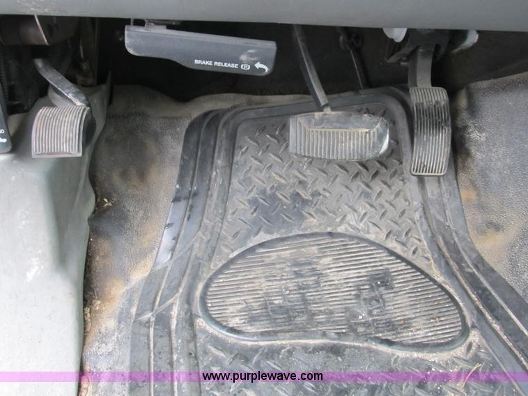 image for item B2910 2006 Ford F550 XL Super Duty service truck