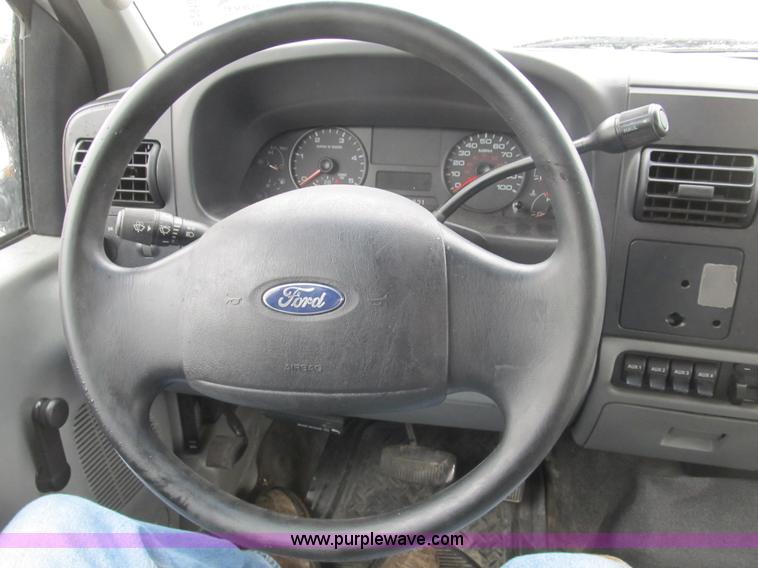 image for item B2910 2006 Ford F550 XL Super Duty service truck