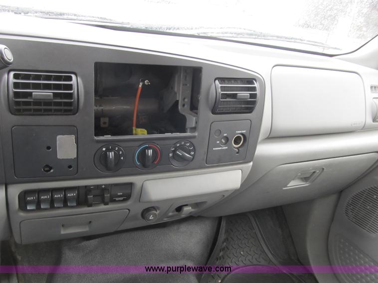 image for item B2910 2006 Ford F550 XL Super Duty service truck