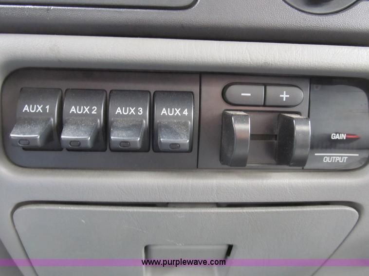 image for item B2910 2006 Ford F550 XL Super Duty service truck