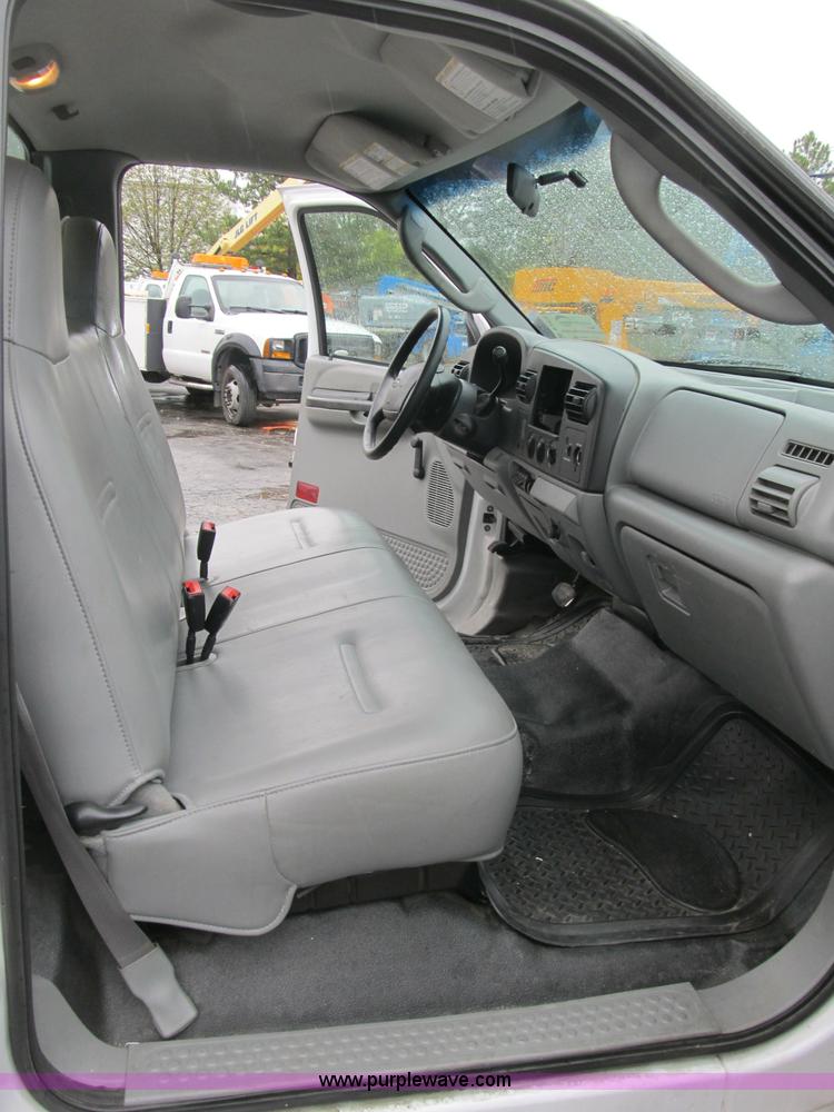 image for item B2910 2006 Ford F550 XL Super Duty service truck