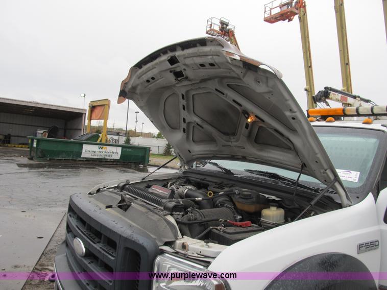 image for item B2910 2006 Ford F550 XL Super Duty service truck