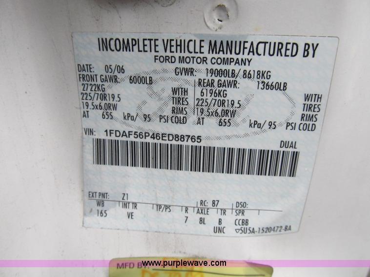 image for item B2910 2006 Ford F550 XL Super Duty service truck