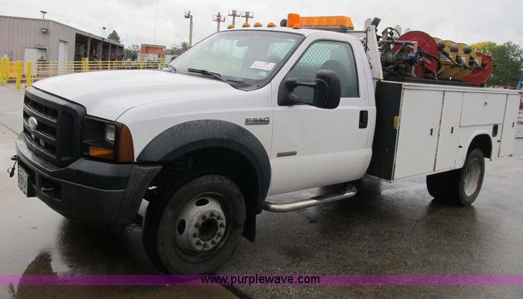 image for item B2911 2007 Ford F550 XL Super Duty service truck