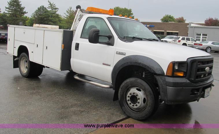 image for item B2911 2007 Ford F550 XL Super Duty service truck