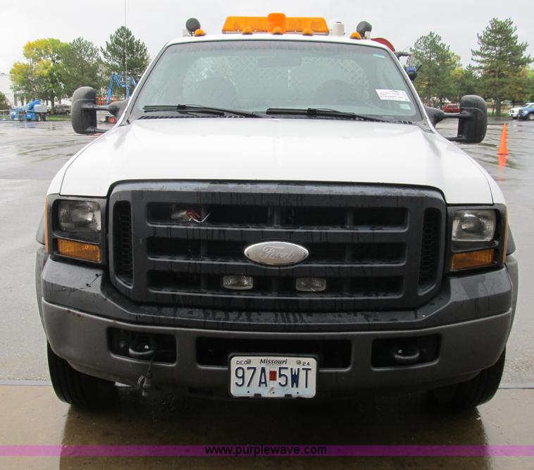 image for item B2911 2007 Ford F550 XL Super Duty service truck