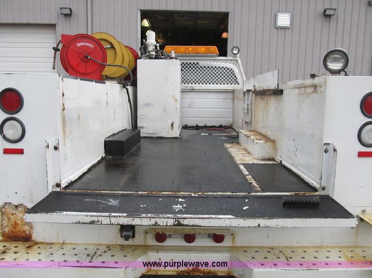 image for item B2911 2007 Ford F550 XL Super Duty service truck