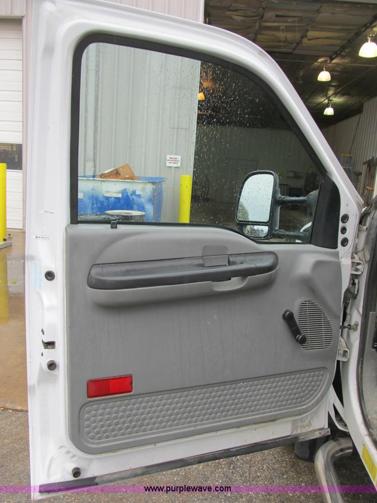 image for item B2911 2007 Ford F550 XL Super Duty service truck