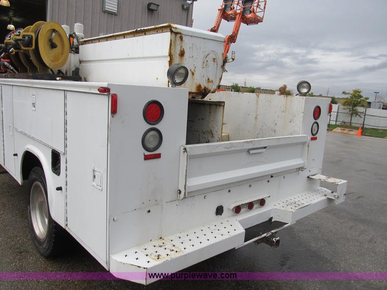 image for item B2912 2007 Ford F550 XL Super Duty service truck