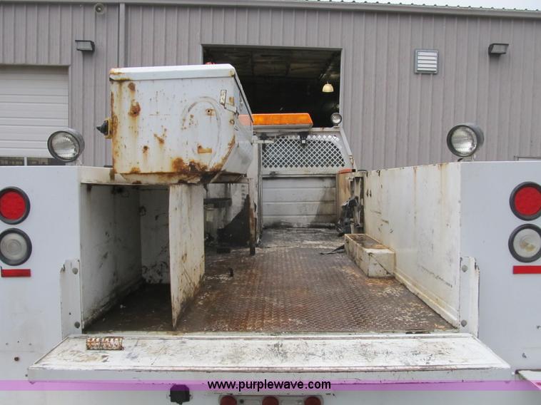 image for item B2912 2007 Ford F550 XL Super Duty service truck