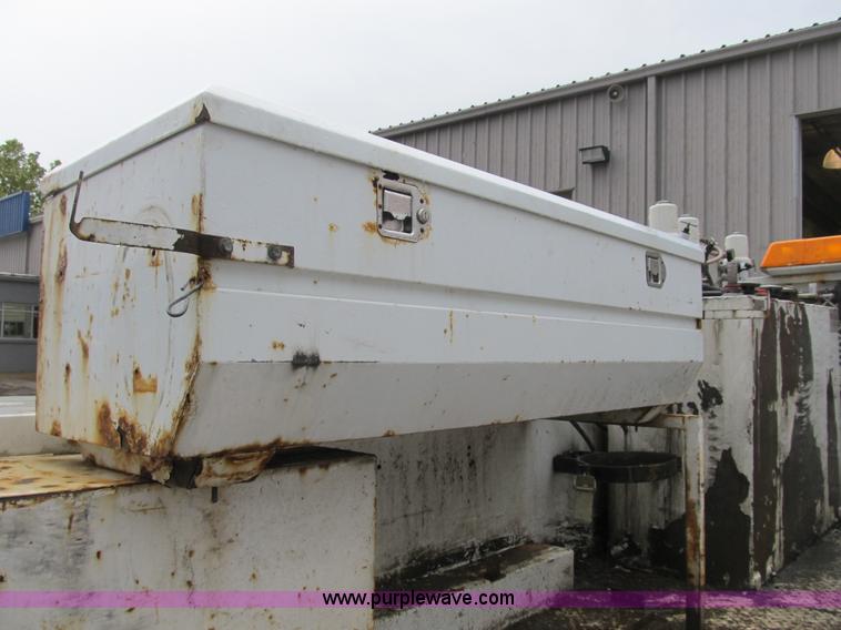 image for item B2912 2007 Ford F550 XL Super Duty service truck