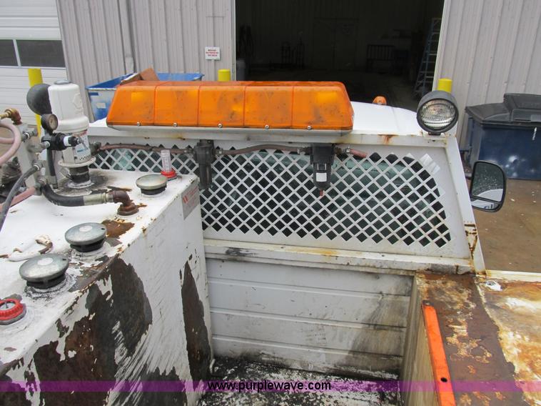 image for item B2912 2007 Ford F550 XL Super Duty service truck