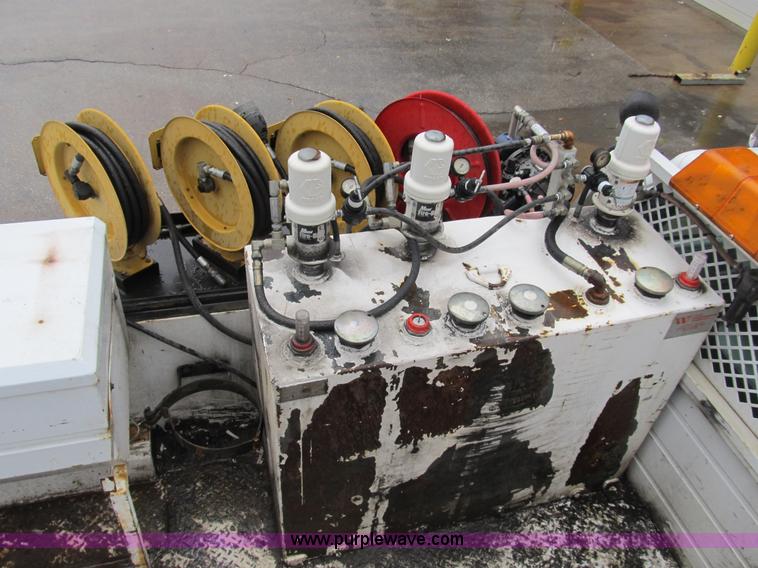 image for item B2912 2007 Ford F550 XL Super Duty service truck