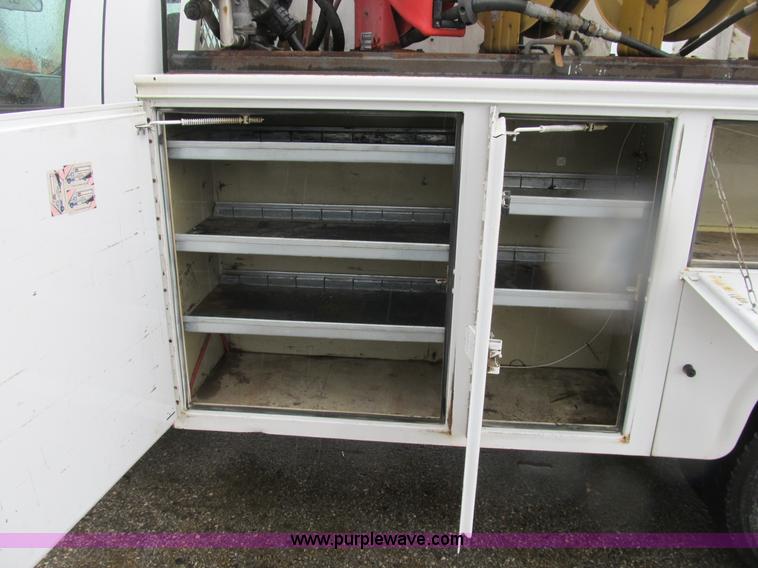 image for item B2912 2007 Ford F550 XL Super Duty service truck