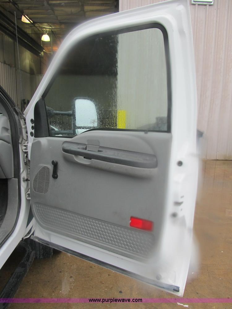 image for item B2912 2007 Ford F550 XL Super Duty service truck