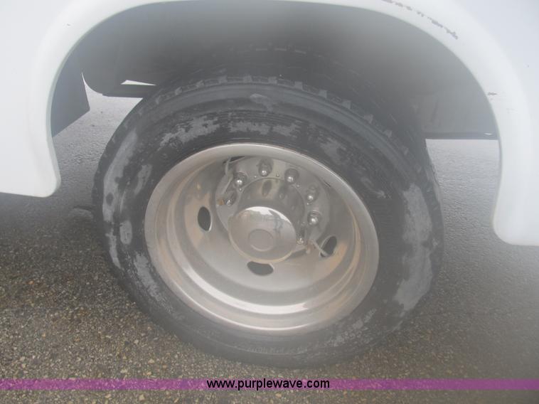 image for item B2912 2007 Ford F550 XL Super Duty service truck