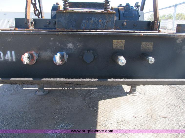 image for item B2913 2005 Ledwell Hydra-Tail 48' tilt bed trailer