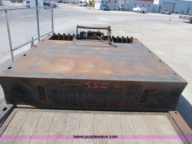 image for item B2913 2005 Ledwell Hydra-Tail 48' tilt bed trailer