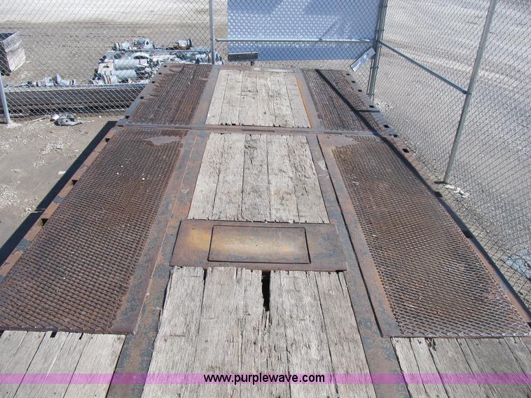 image for item B2913 2005 Ledwell Hydra-Tail 48' tilt bed trailer