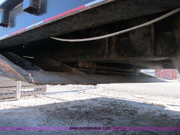 image for item B2913 2005 Ledwell Hydra-Tail 48' tilt bed trailer