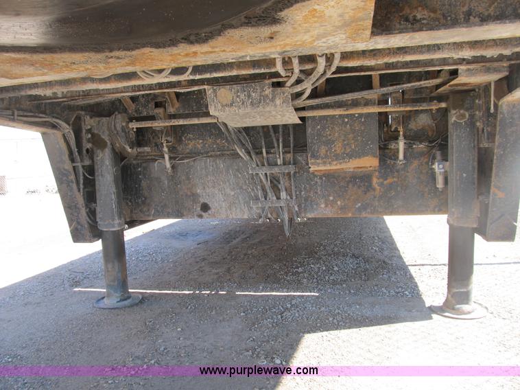 image for item B2913 2005 Ledwell Hydra-Tail 48' tilt bed trailer