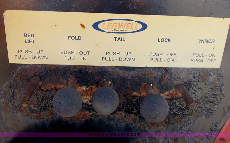 image for item B2913 2005 Ledwell Hydra-Tail 48' tilt bed trailer