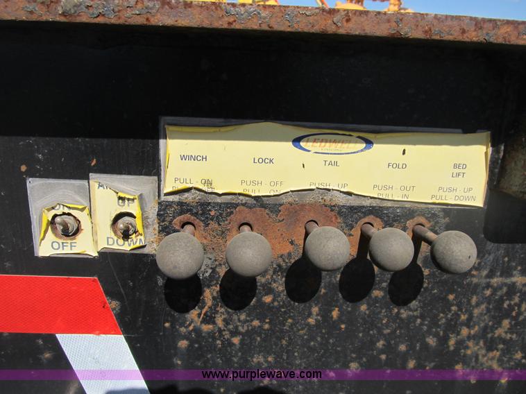 image for item B2913 2005 Ledwell Hydra-Tail 48' tilt bed trailer