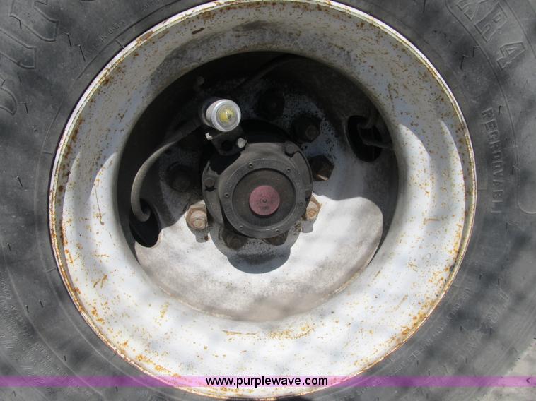 image for item B2913 2005 Ledwell Hydra-Tail 48' tilt bed trailer