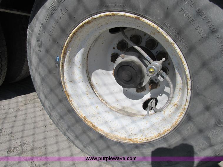 image for item B2913 2005 Ledwell Hydra-Tail 48' tilt bed trailer