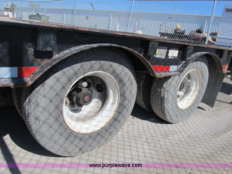 image for item B2913 2005 Ledwell Hydra-Tail 48' tilt bed trailer