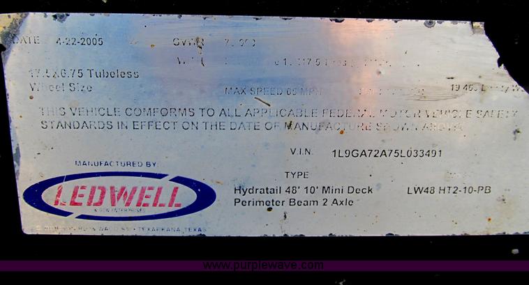 image for item B2913 2005 Ledwell Hydra-Tail 48' tilt bed trailer